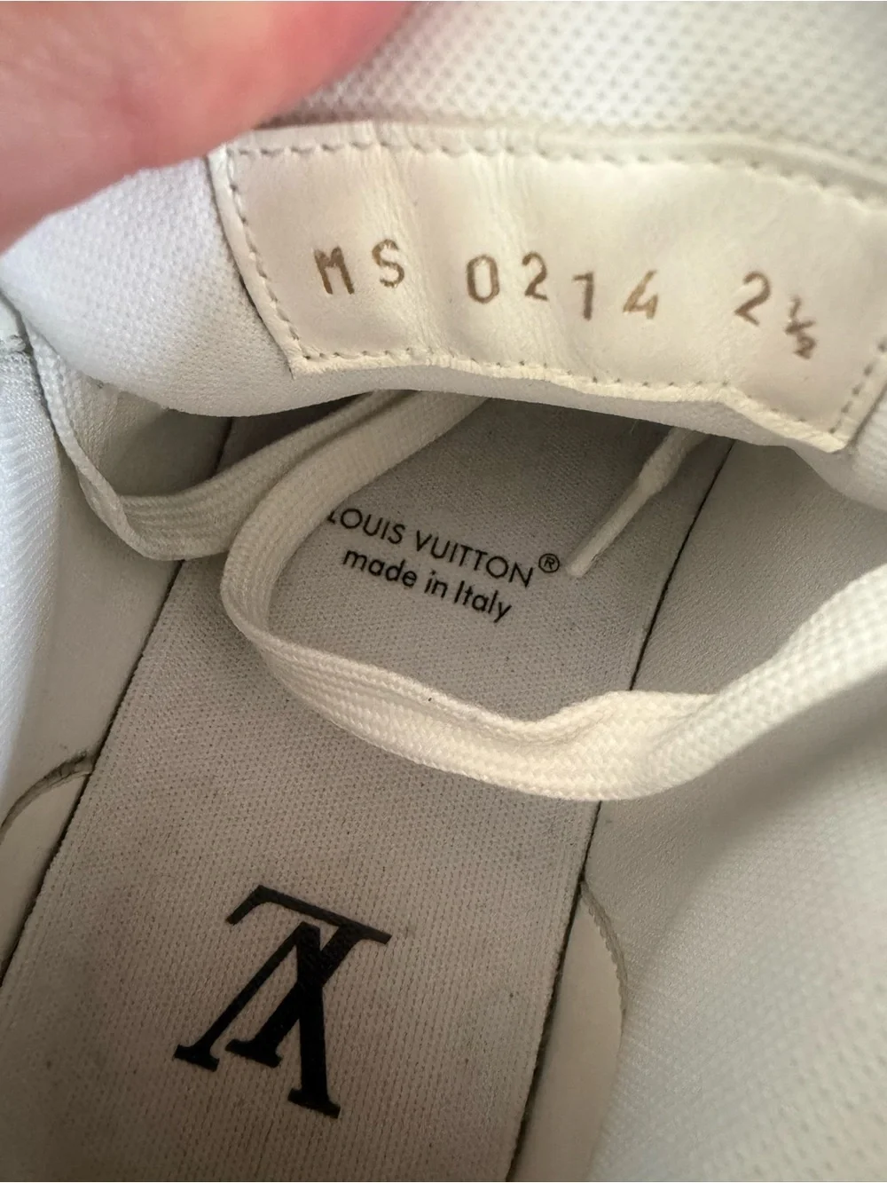 Louis Vuitton White and Black Trainers 🩷